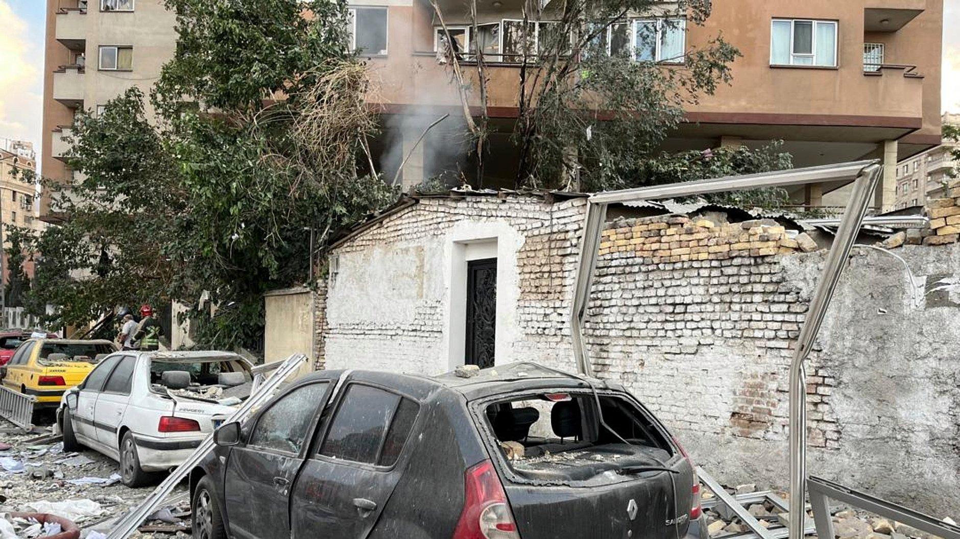 伊朗导弹洗地特拉维夫，以军F35神话破灭，中东火药桶或被点燃？