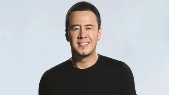 杨坤早年北漂经历和爱情故事



一个800块的爱情故事？杨坤的成名路，远比你想