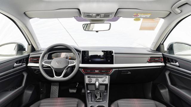 朗逸Plus与新锐价格对比，11万与8万差异解析，销售透露精明消费者的购车逻辑