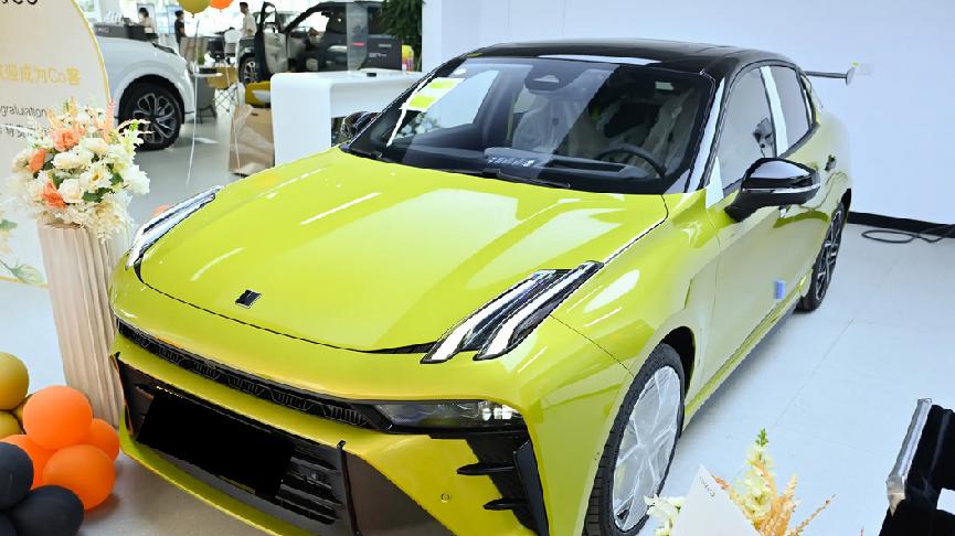 搭载双增压系统，售价23.88万元，新款领克03圆你性能钢炮梦
