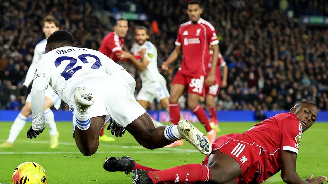 利兹联绝平利物浦，萨拉赫三场替补球队战绩不稳，主帅面临两难