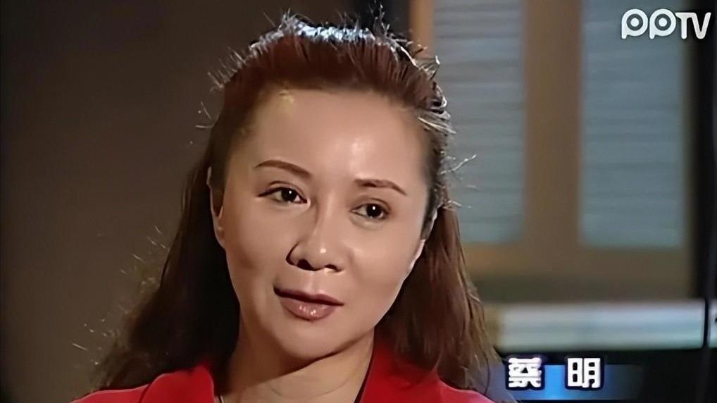 他竟是蔡明的儿子！隐秘37年，如今成为蔡明的自豪，难怪不愿曝光