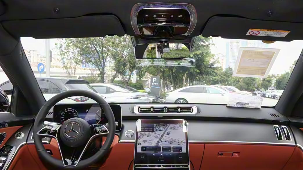 26款奔驰S级豪华轿车上市！起售价大幅降低，网友却不买账？