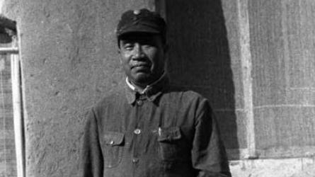 1948年，李先念去保定开会，毛主席看见他的脸后，问：你怎么了？