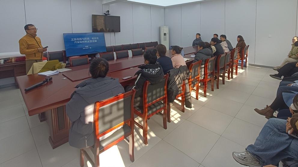 河北涞水：培训送到家门口，村民变身“主播”卖山货