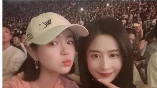 最近王力宏的演唱会正在如火如荼地举办，他的歌曲陪伴着一代人成长，有影后汤唯，还有陈妍希和颖儿等人..