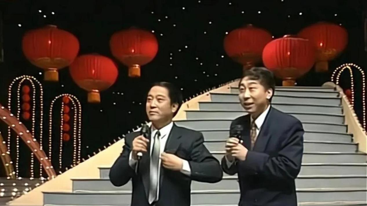 75岁牛群现状，妻离子散住老旧小区，裸捐之后生活“穷困潦倒”