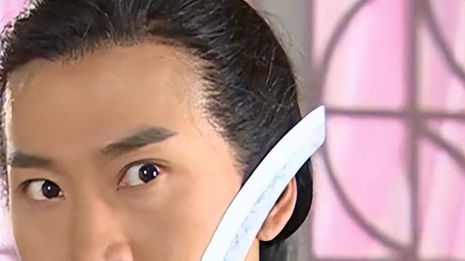 金锁婚后幸福吗？瞧柳青见她被扒仅剩肚兜时，说的第一句话是啥