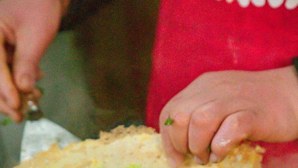 南京街头那张煎饼的秘密：到底有什么吸引力？