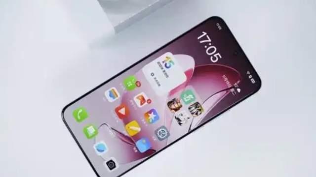 从3399元跌至2495元，天玑8350+5800mAh，使用四年流畅不卡顿