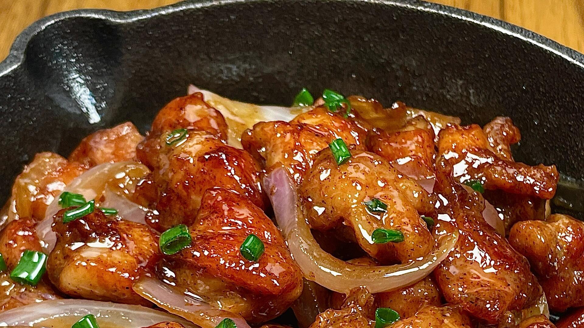 5分钟搞定神仙下饭菜！洋葱炒鸡腿肉让我连炫三碗饭