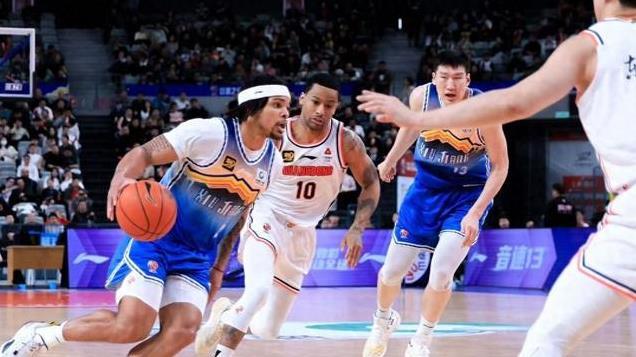 杜锋摊牌，广东男篮阵容大换血，前国家队内线与NBA首轮秀被弃用