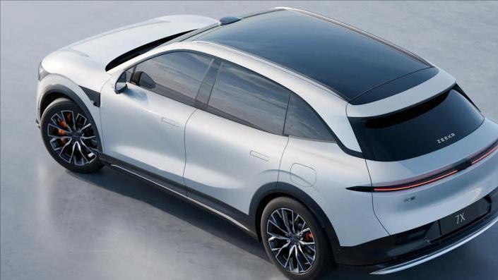 2024款极氪7X发布！特斯拉Model Y的劲敌，动力高达637匹！