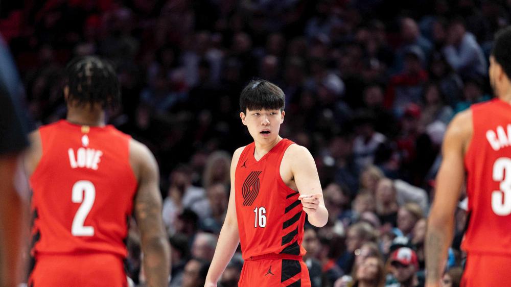 时隔16天再次登场！杨瀚森7分52秒填满数据栏 4分2板2助积极拼抢