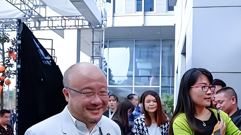 害人不浅！他曾因诈骗坐牢7年，出狱再骗500亿，每天2万养情妇