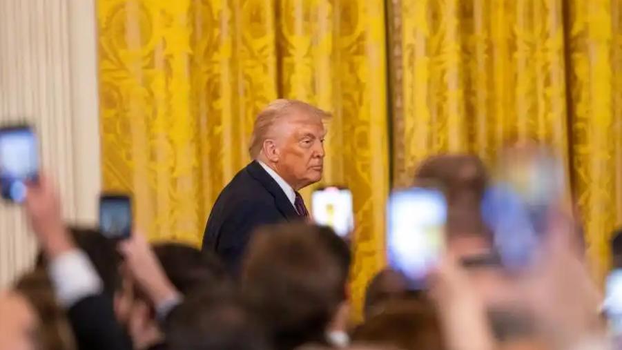 洛杉矶实施宵禁10小时，特朗普被反将一军了？