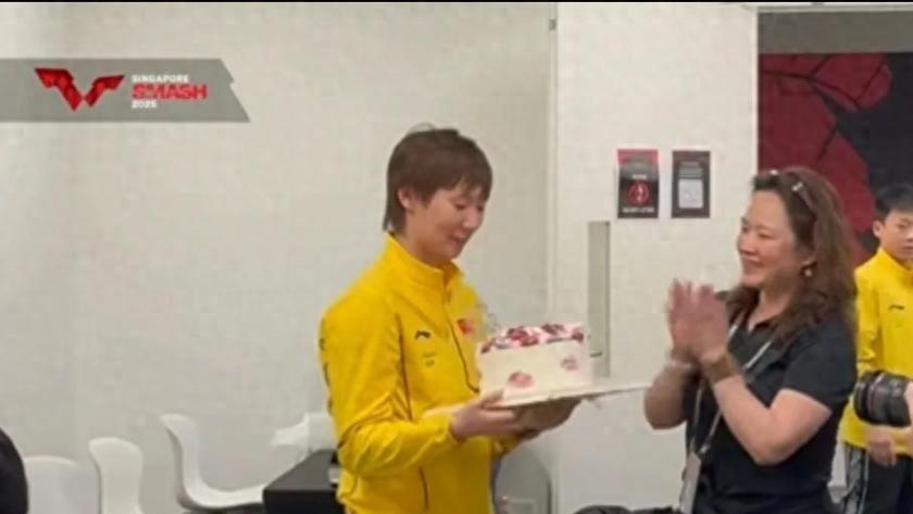 娱乐圈社交场域中的多重镜像：从一场生日派对看人际关系的复杂光