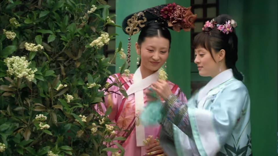 《甄嬛传》甄嬛与夏冬春是一组鲜明对照，相同的快乐，不同的结局