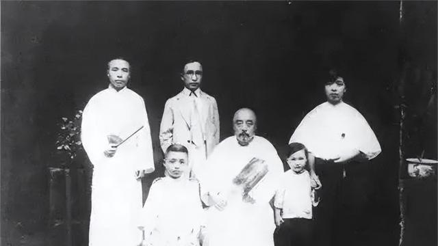 “背影”之下，隐藏着一个父子决裂、婚姻不和、一贫如洗的朱自清