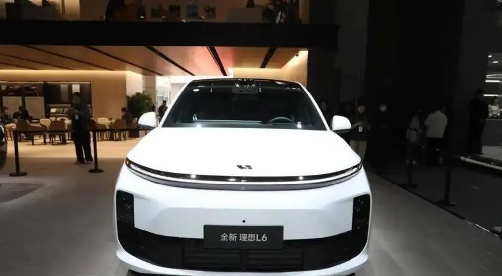 猫哥说车：五年内全面淘汰汽油车？且慢！