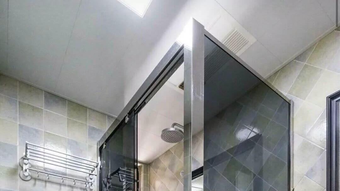 厨卫漏水发霉难根治？成都装修公司怎么挑，选对才敢放心装