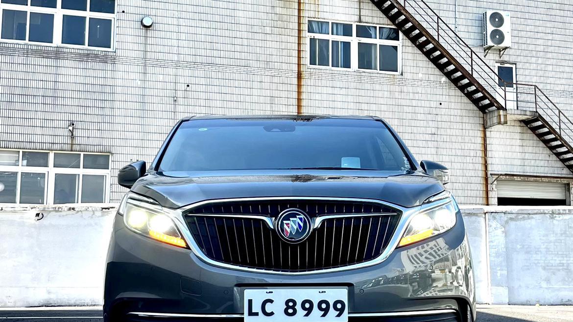 深灰色稳重座驾，2018款别克GL8ES旗舰型，商务出行新选择！