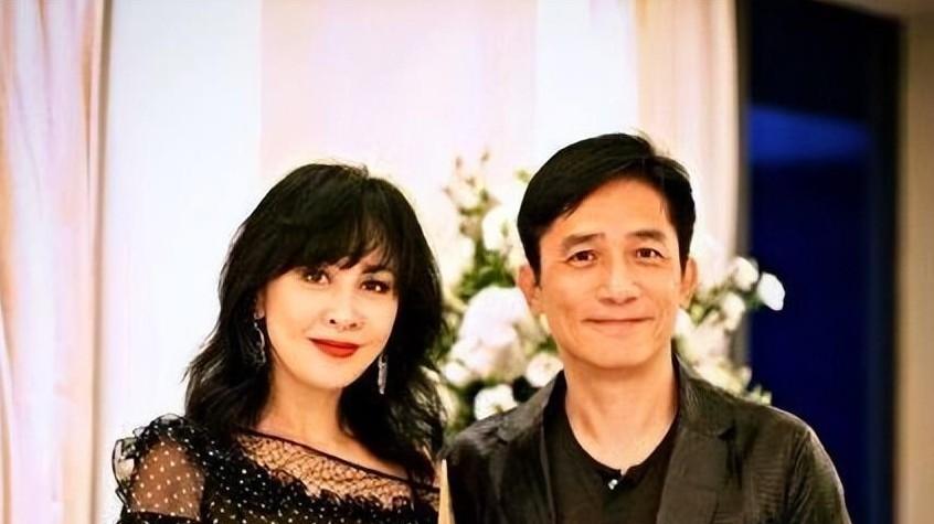 梁朝伟与刘嘉玲结婚已15年，61岁选择不育，如今定居日本