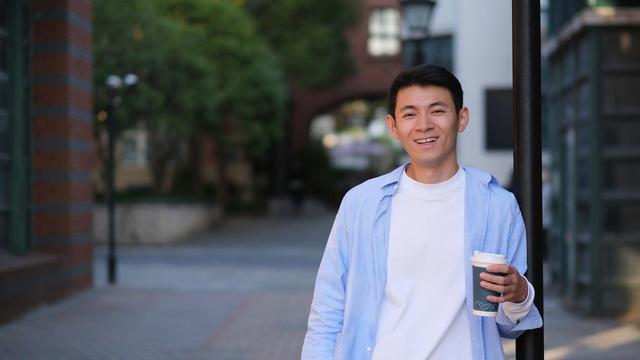 离异女人爱过那个阳光男孩