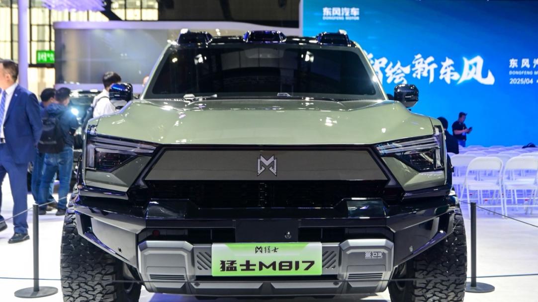 东风猛士M817：当铁血硬汉遇上满血华为，智能越野新物种震撼登场