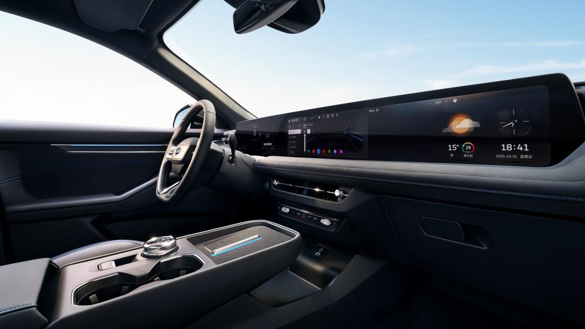 地表最强2.0T，实测零百加速6.42秒，欢迎到店试驾新蒙迪欧！