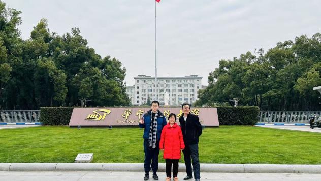 武汉28岁青年低调备战圆梦北大 母亲闻喜讯乐不可支