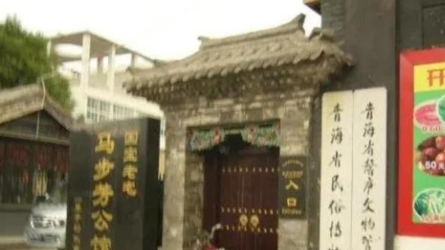 他活埋近5000红军，逃亡国外安享晚年，如今竟有人把他当圣人歌颂