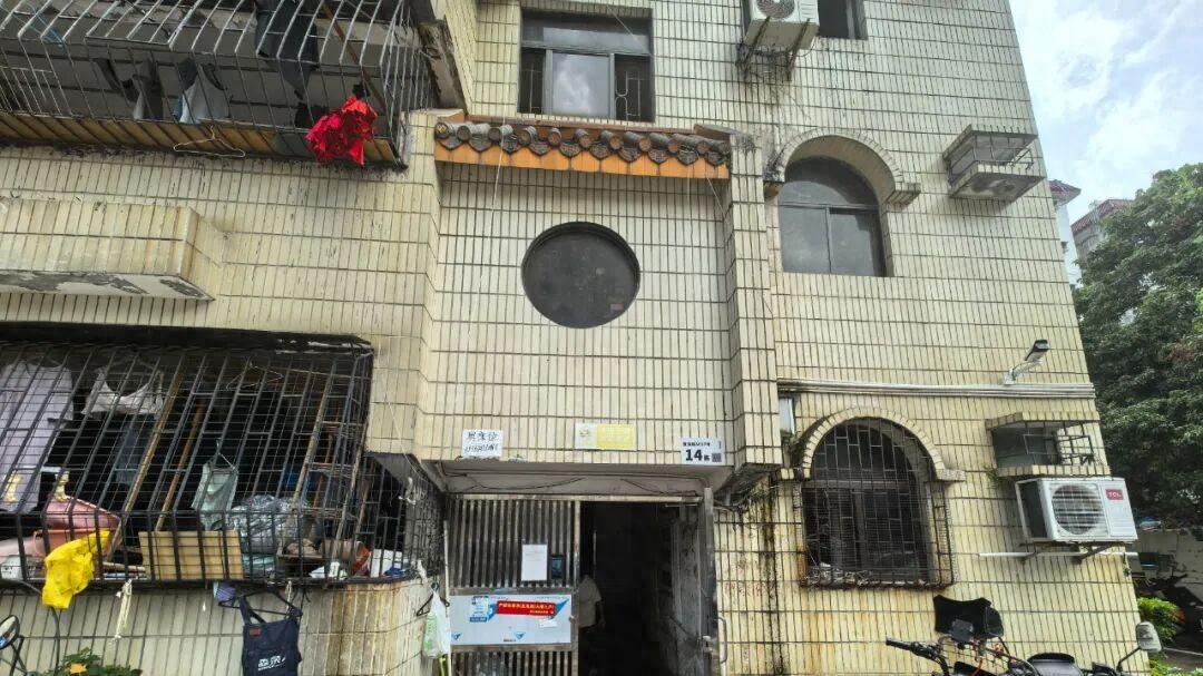 深圳房屋纠纷，法官采信证伪签名证据判决，疑似隐藏房产受贿信息