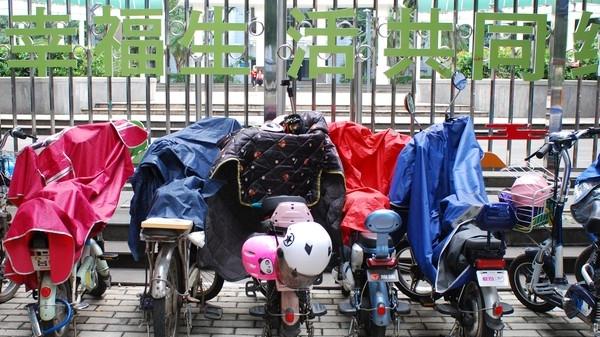 电动自行车新规惹争议：接娃上学、上班通勤、跑腿外卖，影响最大