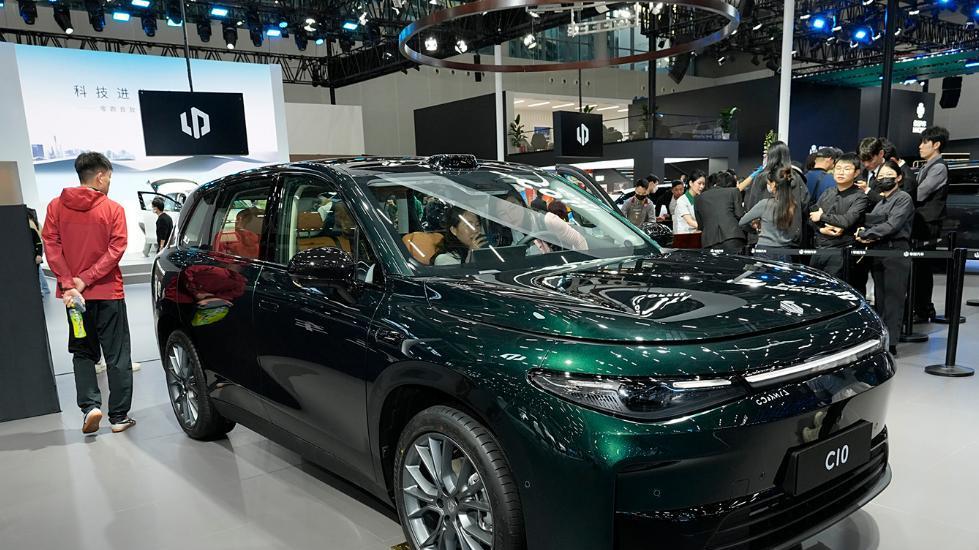 零跑C10：15万级中型SUV，标配8295芯片+激光雷达！