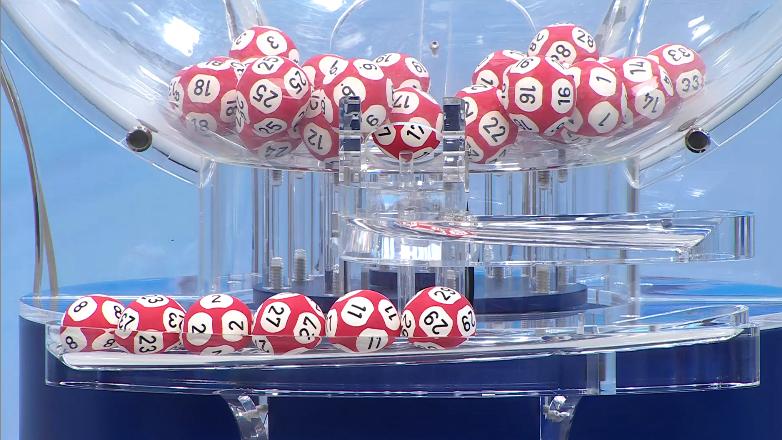 双色球第2025137期开奖情况：红球有两个掉号，蓝号05是第三大冷号，一等奖12注