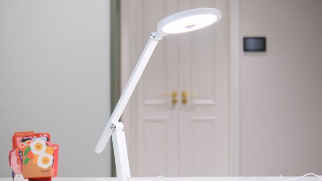 别让近视偷走孩子的未来，书客L2 Pro护眼台灯凭啥火出圈？