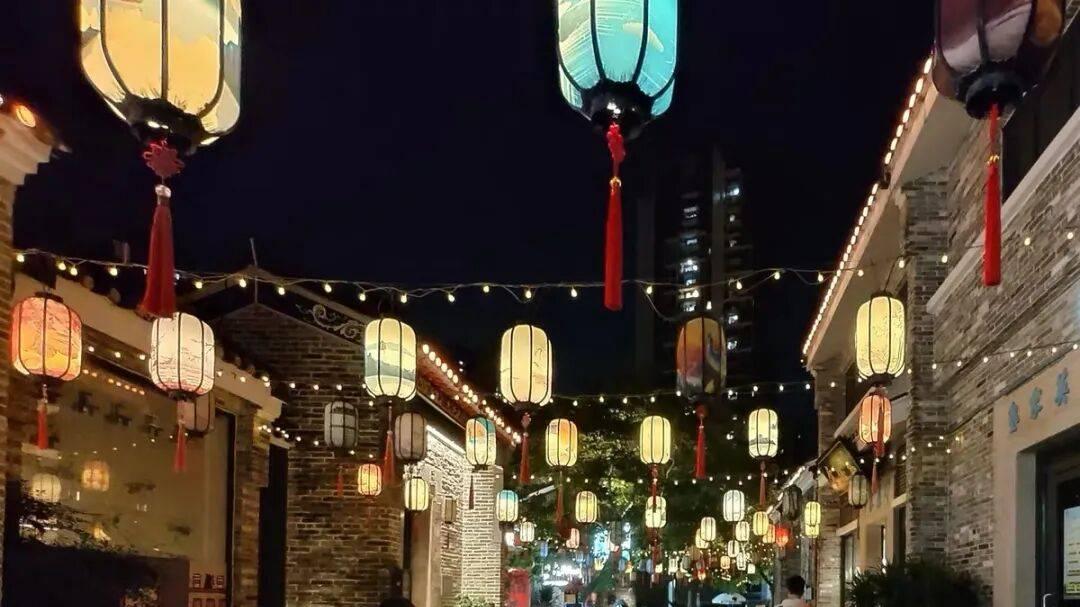 夸克眼镜上市：AI眼镜终于不丑了！