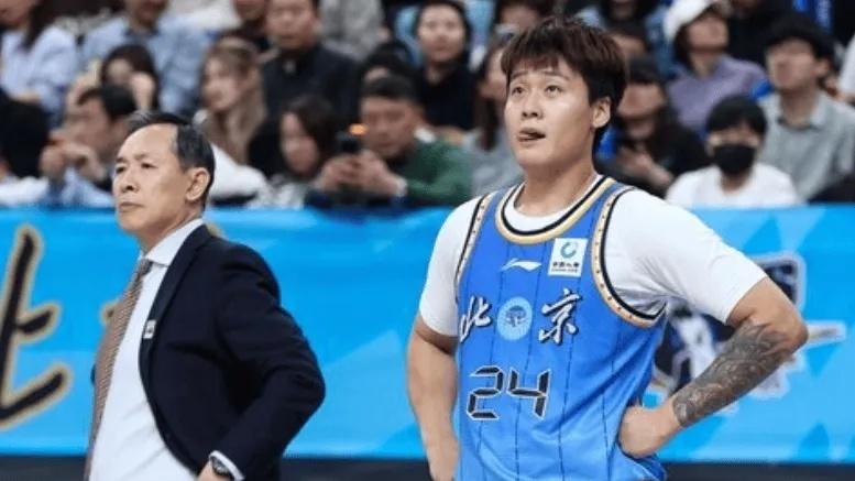 输广厦发布会！许利民不满对布朗孙铭徽限制，谈周琦赵睿末节打满