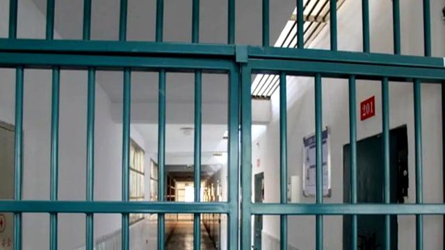 男子欲举报鱼贩短斤缺两遭殴打致伤，商贩威胁：揭发就弄死你