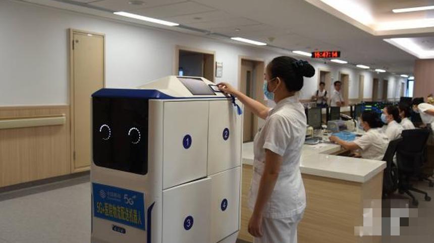 医疗物流机器人迈入实时智能时代，杰和科技边缘计算盒 LH85 成关键