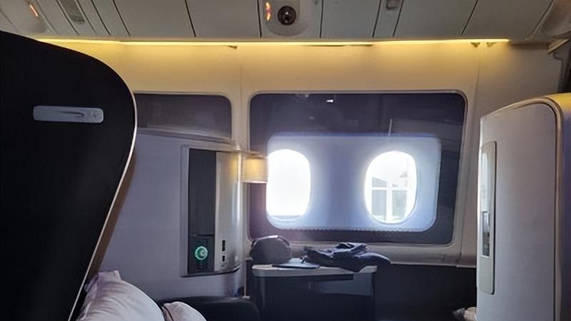 3万英尺高空洗澡+四人麻将！十大奢华航空打卡攻略，存钱也要飞一次