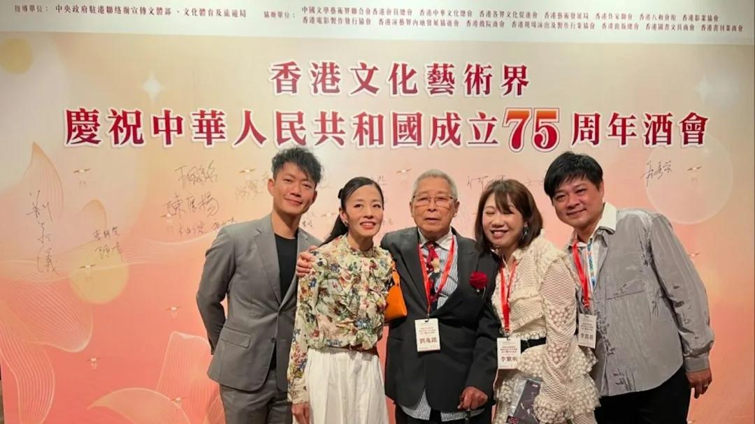 93歲劉兆銘坐輪椅現身酒會精神奕奕, 曾自爆近年多病痛講嘢要唞氣