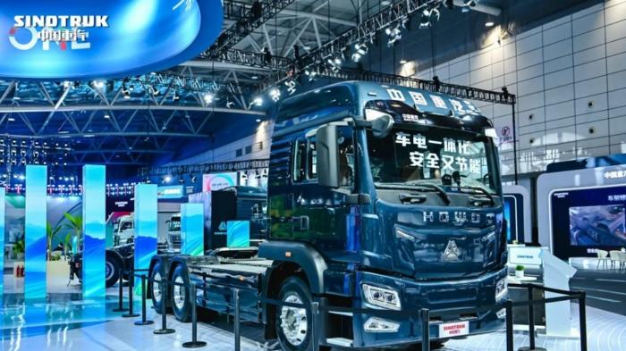 解放/三一/徐工争冠，重汽/陕汽暴涨，上半年新能源牵引车破5万辆！