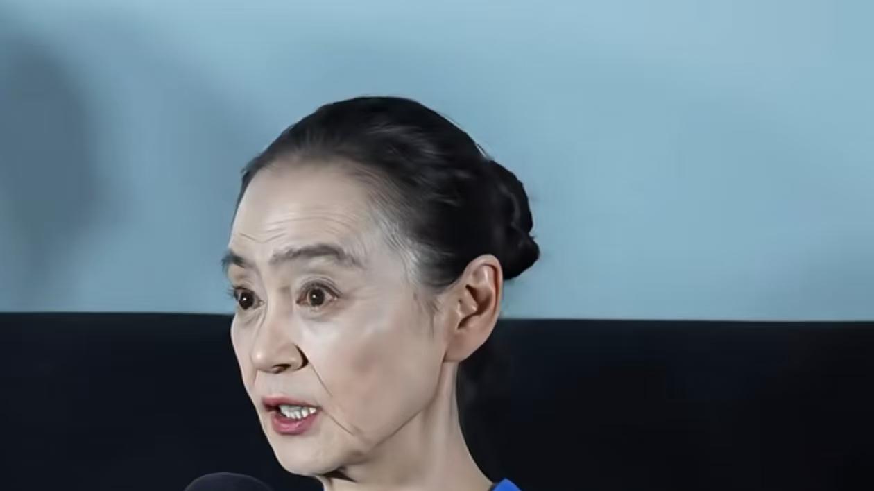 曾经的琼瑶女神，美貌不再却坚守演技，刘雪华选择自然老去