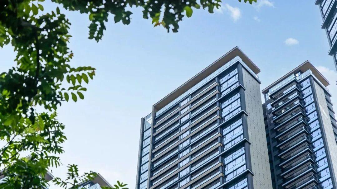 太狠了！同小区卖5.5万，它卖2.2万！广州首个“收储”盘上架！