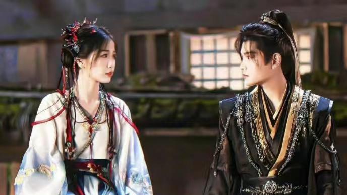 都是女主，《永夜星河》虞书欣爆火，《国王在冬眠》咖位能升几级