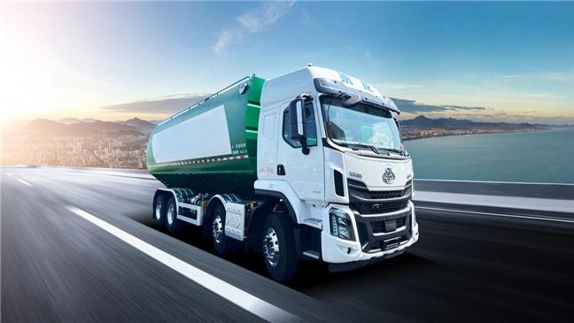 8米6超大罐体，乘龙H5 8x4散装饲料运输车助您稳稳赚