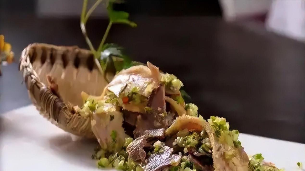 美食推荐：黄飞鸿脆椒五花腩、鲜麻辣干拌肺片、香辣土豆丝制作