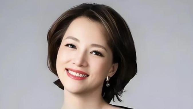 人前人后两副面孔？离开央视的董卿，从不像表面那么简单